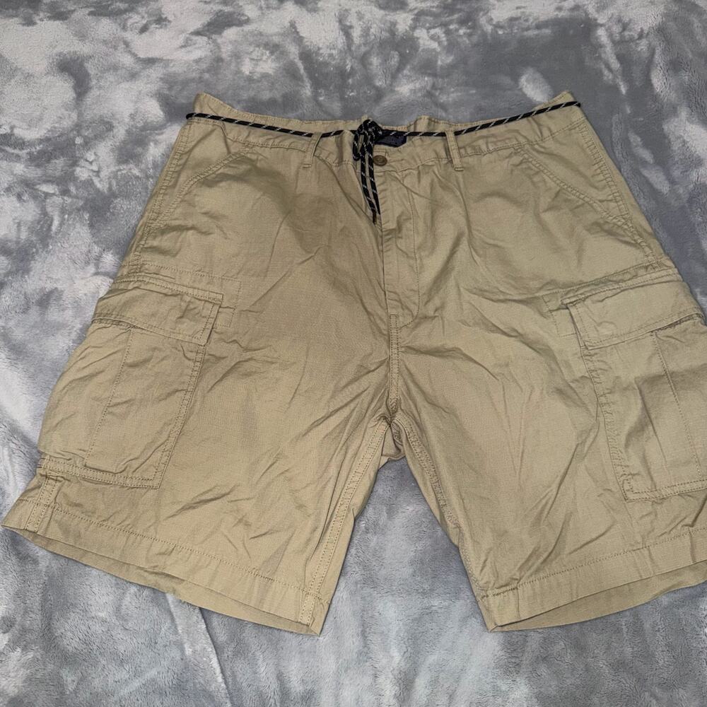 Levi’s Cargo Shorts Men’s 40 Khaki Tan Drawstring Waterless